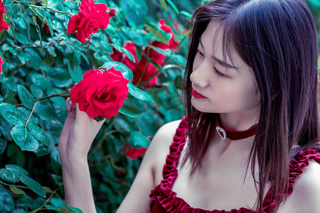 北方持续高温 三亚“清凉一夏”受亲子游欢迎